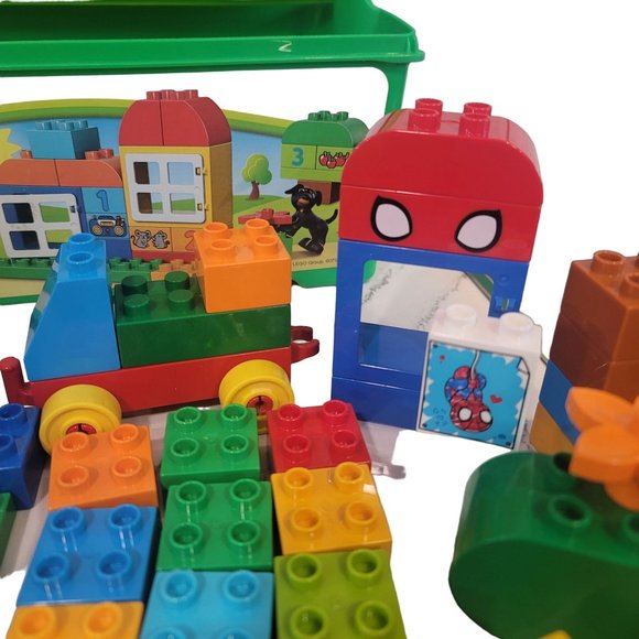 Lego dulpo legoset. These are just random Legos in the set with Lego container - Picture 4 of 10